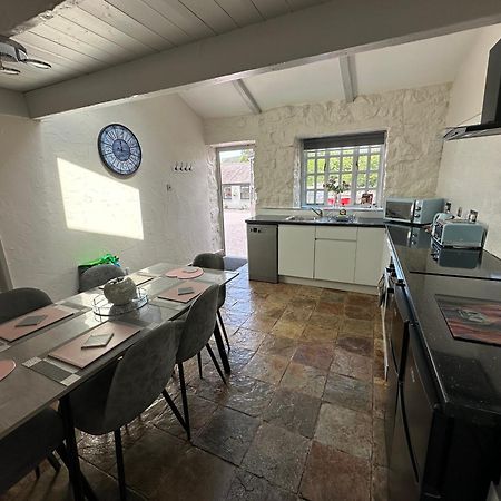Dwylig Isa Holiday Cottages Rhuddlan Ngoại thất bức ảnh