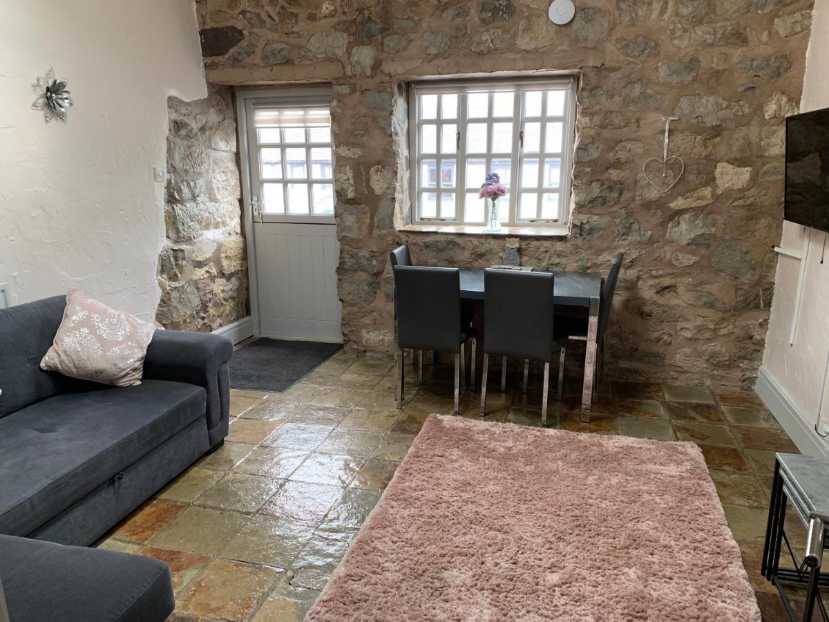 Dwylig Isa Holiday Cottages Rhuddlan Ngoại thất bức ảnh