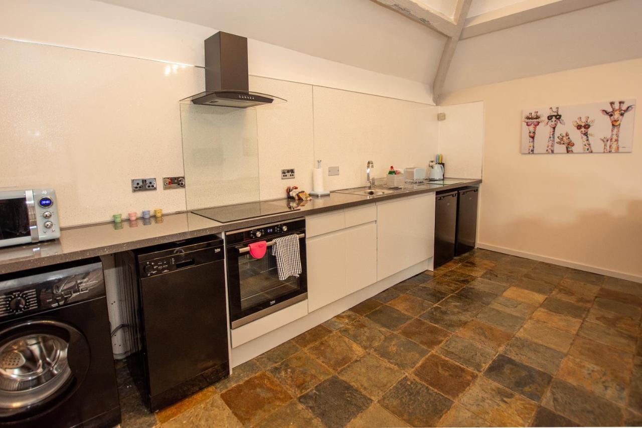 Dwylig Isa Holiday Cottages Rhuddlan Ngoại thất bức ảnh