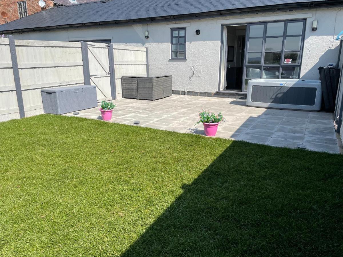 Dwylig Isa Holiday Cottages Rhuddlan Ngoại thất bức ảnh