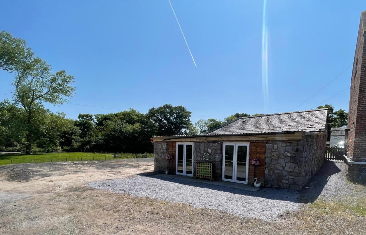 Dwylig Isa Holiday Cottages Rhuddlan Ngoại thất bức ảnh