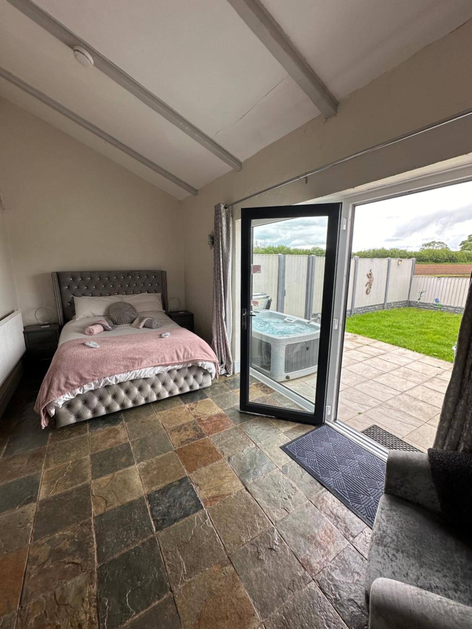 Dwylig Isa Holiday Cottages Rhuddlan Phòng bức ảnh