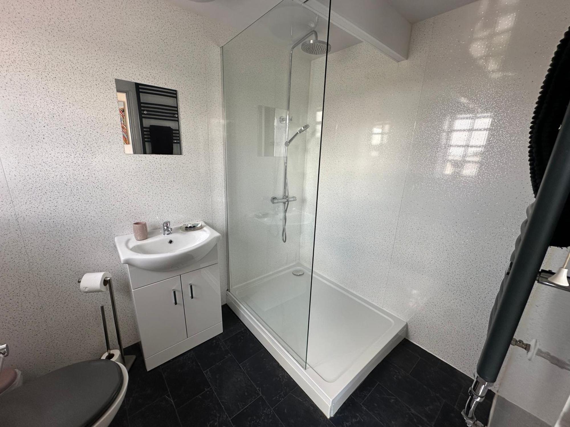 Dwylig Isa Holiday Cottages Rhuddlan Ngoại thất bức ảnh