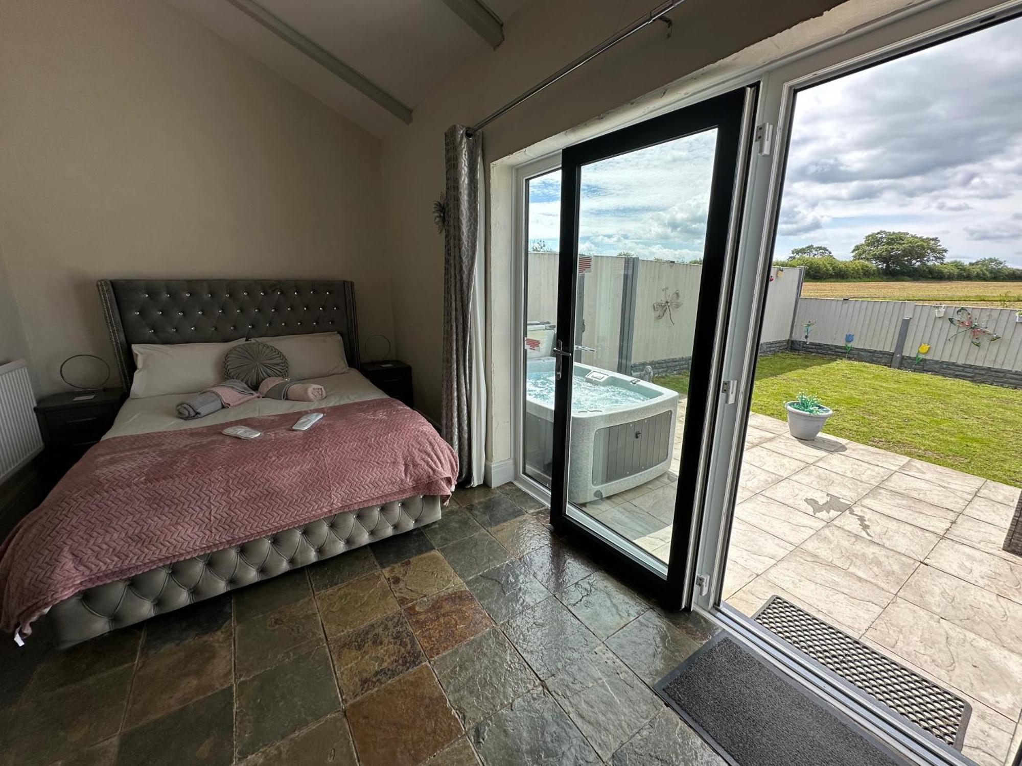 Dwylig Isa Holiday Cottages Rhuddlan Ngoại thất bức ảnh